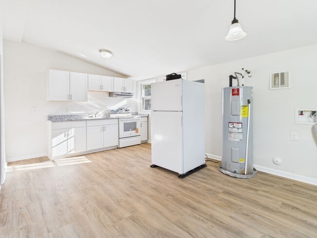 Building Photo - 6113 Ullswater Ave