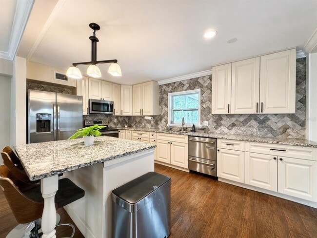 Building Photo - 3415 Grv St Cir