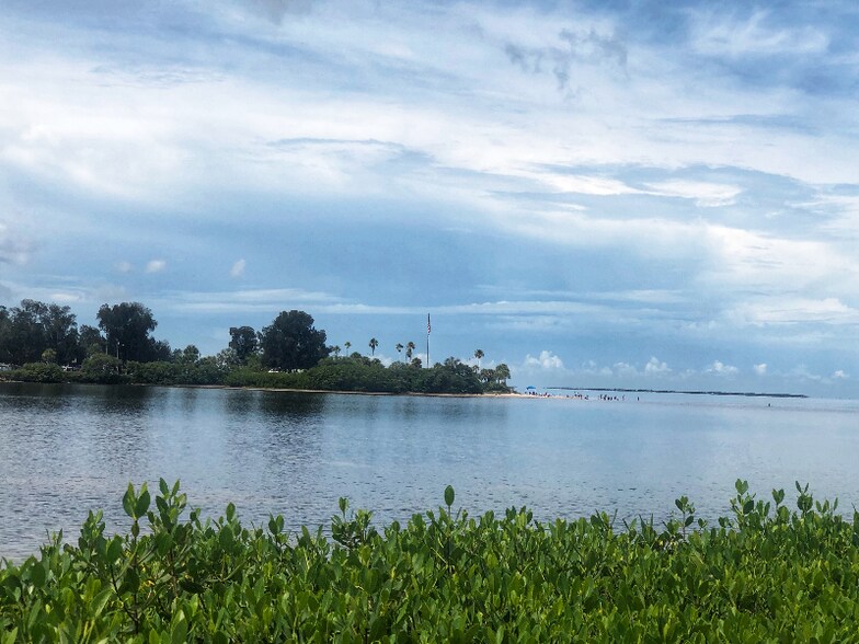 Building Photo - 649 Windrush Bay Dr