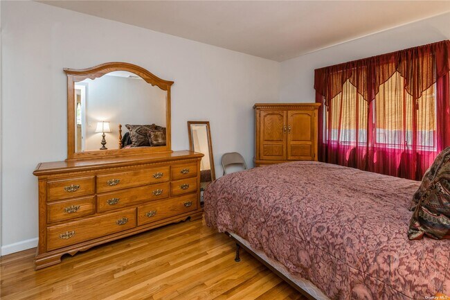 Building Photo - 7 Brookside Dr