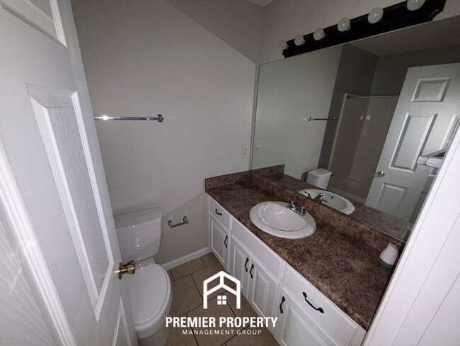 Building Photo - Charming 3BR/2BA Tuscaloosa Home | High Vaulted Ceilings, Hardwood Floors & Fenced Yard