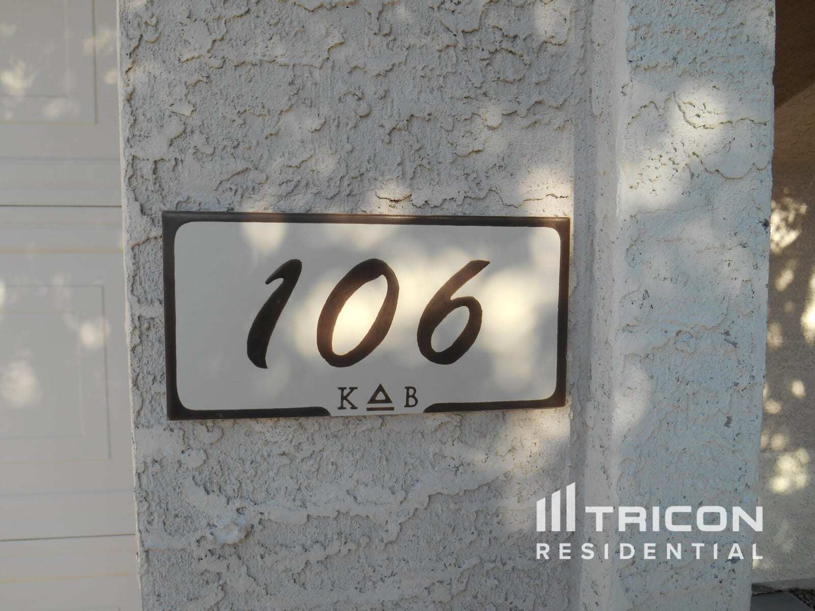 Building Photo - 106 S Valle Verde