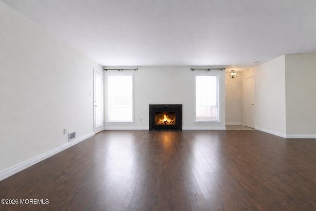 Building Photo - 455 Hawthorne Pl