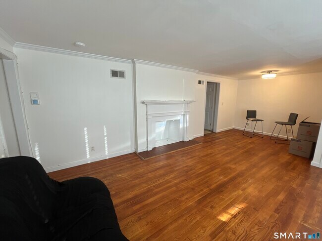 Building Photo - 110 Roger White Dr