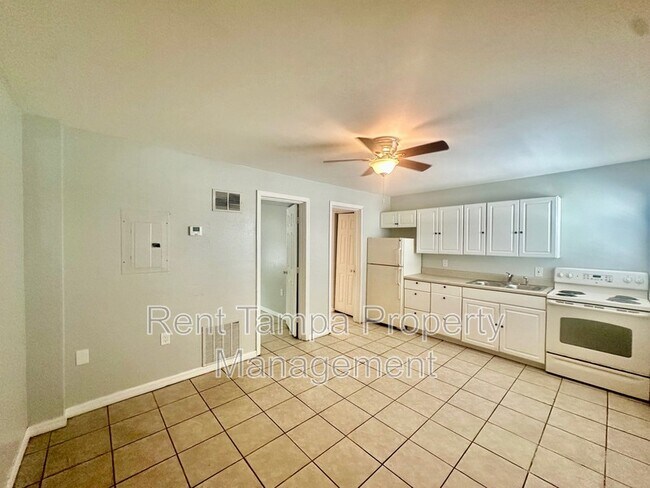 Building Photo - 2475 18th Ave S