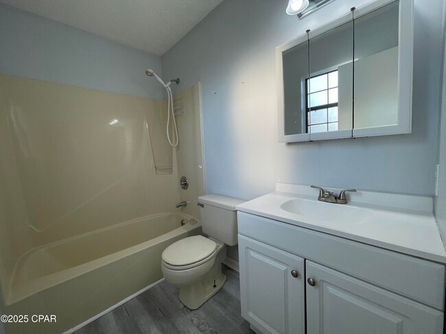 Building Photo - 132 Parker Village Cir