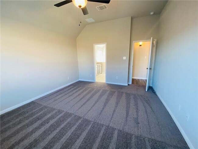 Building Photo - 721 Hollyhock Dr