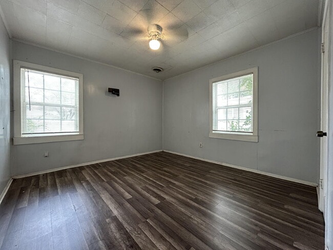 Building Photo - 2410 26th St
