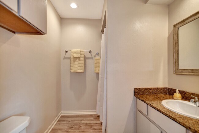 Building Photo - 3826 Willow Springs Ln
