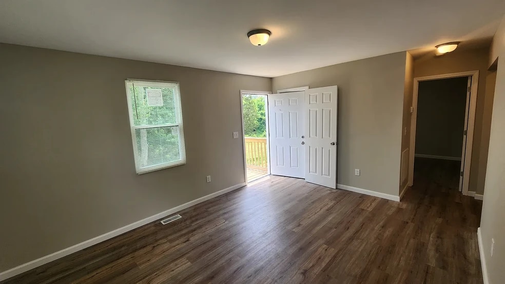 Building Photo - 223 Jefferson Ave