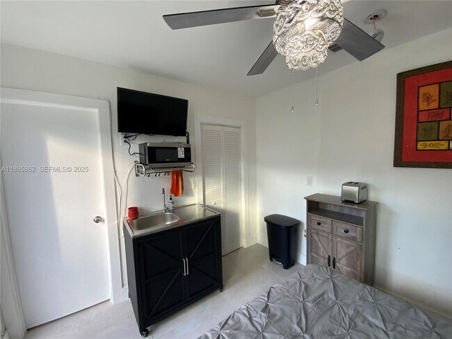 Building Photo - 1365 NW 130th St