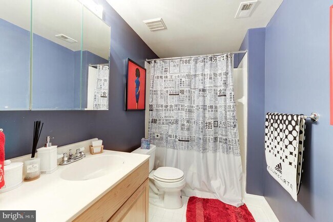 Building Photo - 2945 Oakton Knoll Ct