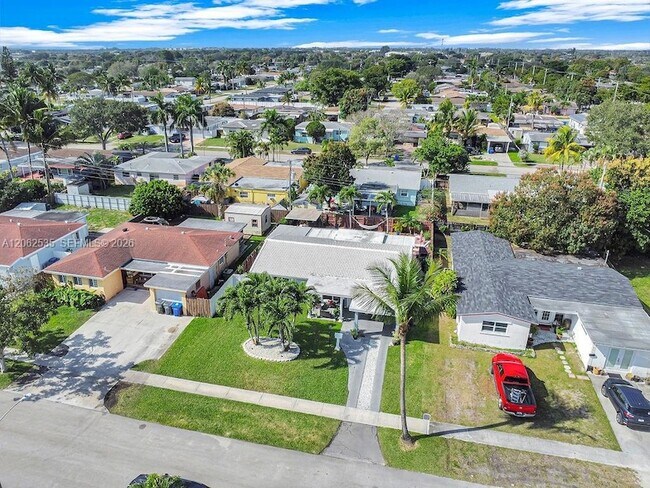 Building Photo - 740 N 73rd Ave
