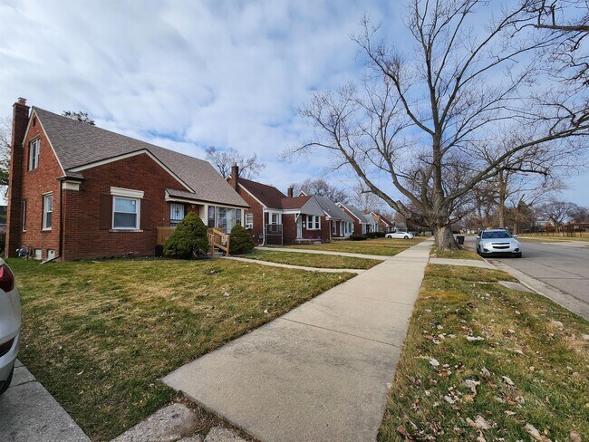 Building Photo - 7667 Bramell