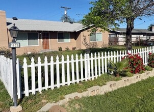 Building Photo - Great home with LARGE backyard!