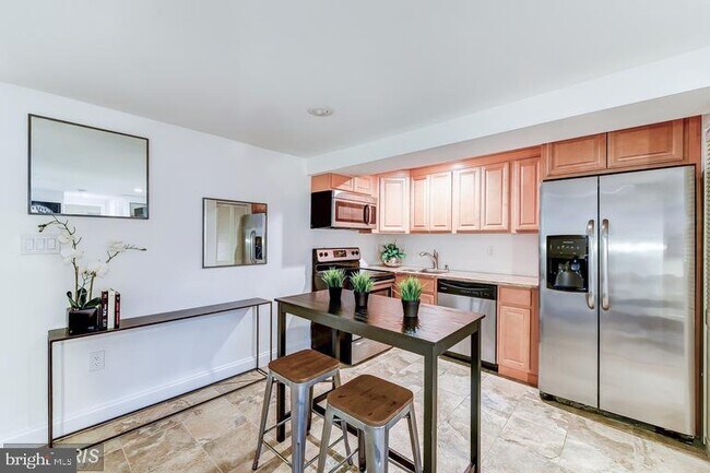 Primary Photo - 31 T St NW