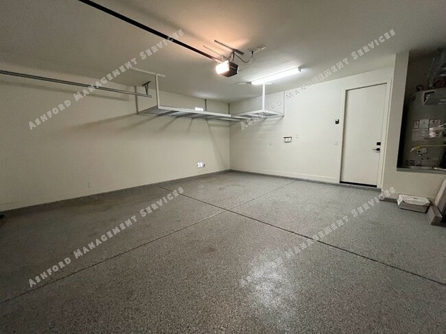Building Photo - BEAUTIFUL 3 BEDROOM 2 BATHROOM HOME IN PEORIA