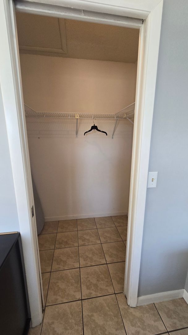 Building Photo - Furnished 2-Bed 2- Bath Condo