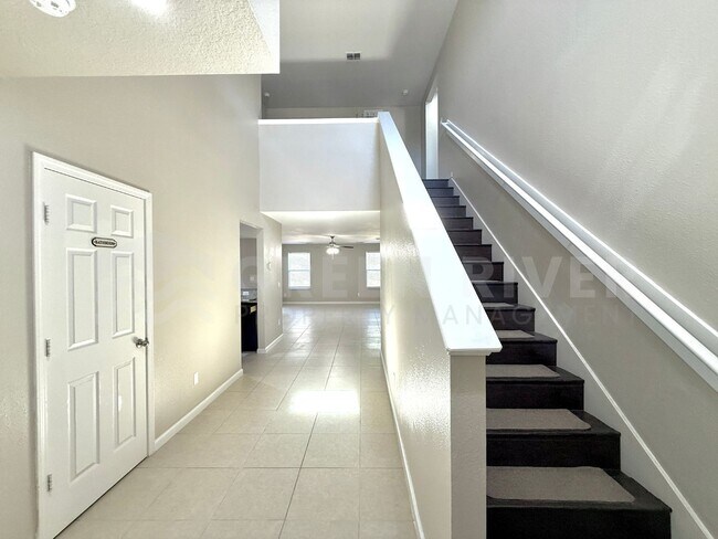 Building Photo - Room to Live, Space to Thrive! Stunning 6BR Home with Solar, Upgrades & Screened Lanai in Macclen...