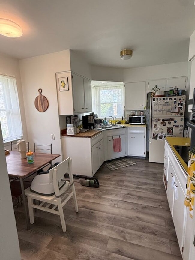 Building Photo - 2 bed 1 bath in great location