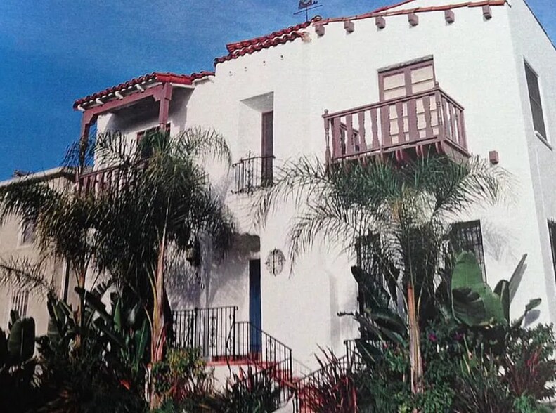 Building Photo - 320 N Genesee Ave