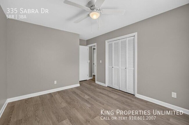 Building Photo - 335 Sabra Dr