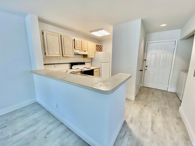 Building Photo - 1705 Palm Cove Blvd