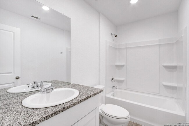 Building Photo - 15115 Greenfield Ml