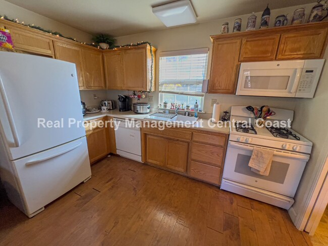 Building Photo - AVAILABLE NOW / SHARED HOME - 2 Bedrooms A...