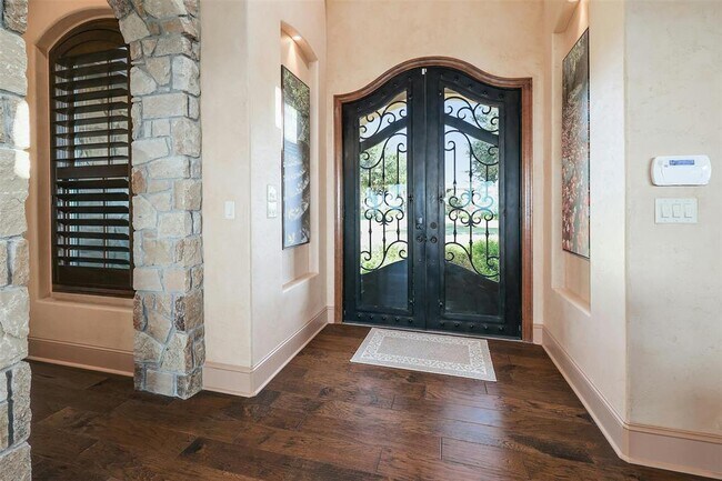 Building Photo - 18100 Ranchland Hill Vista