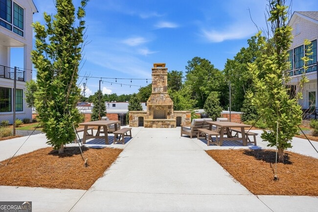 Building Photo - 2597 Mackintosh Ct