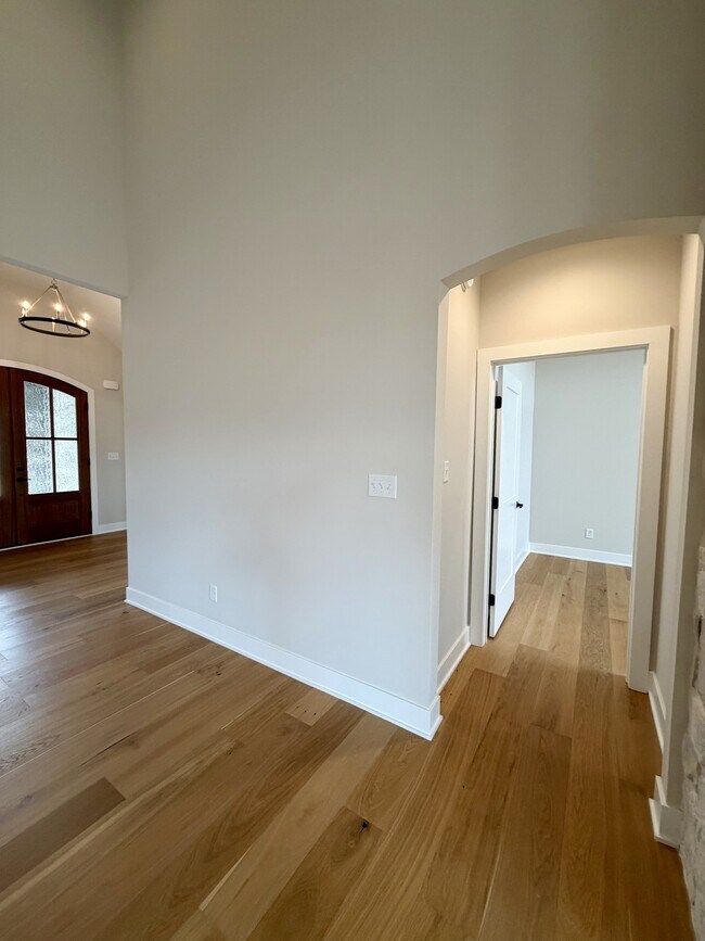 Building Photo - 204 Crest Ridge Ct
