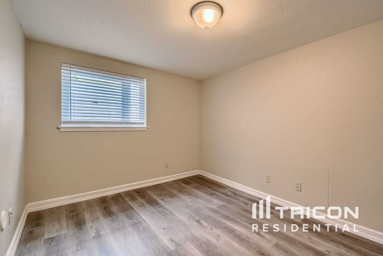 Building Photo - 11897 W Bowles Cir