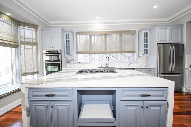 Building Photo - 4 Prichard Way NE