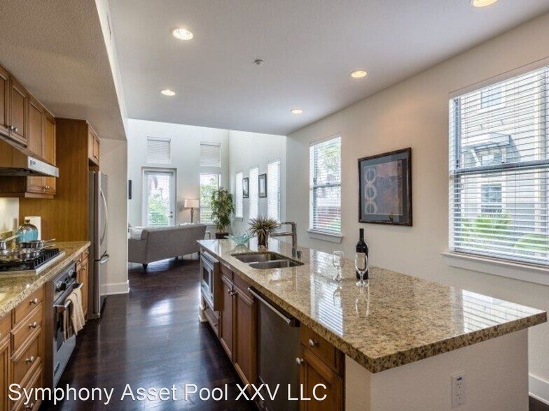 BluWater Crossing 6790 Embarcadero Ln Carlsbad CA 92011 Apartment