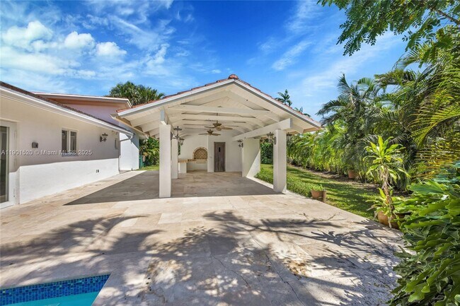 Building Photo - 8303 Old Cutler Rd