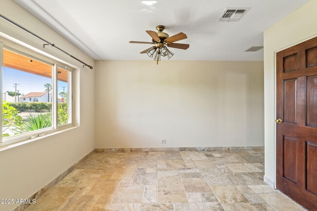 Building Photo - 5310 E Camelback Rd