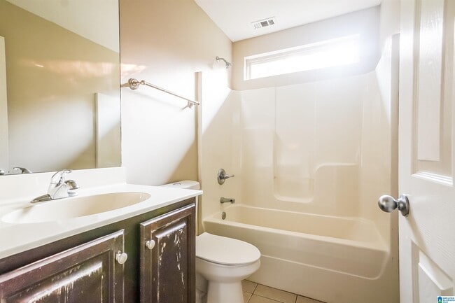 Building Photo - 568 Fox Run Cir