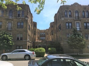 Building Photo - 4001 N Kildare Ave