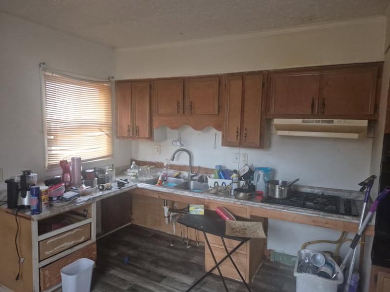 Building Photo - 5107 W 22nd St