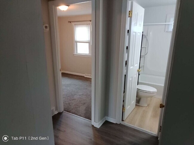 Building Photo - For Rent - 2 bedroom 1 bath Bungalow in Gibbstown, NJ