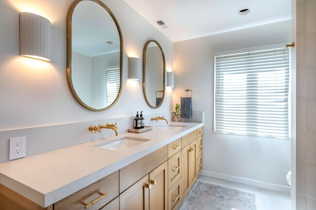 Building Photo - MODERN ARCHITECTURE W/ BEACH CHARM: BRIGHT & AIRY, 4BR3BA, 2-STORY HOME W/ OPEN & BRIGHT LIVING S...
