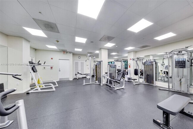 Building Photo - 2333 Brickell Ave