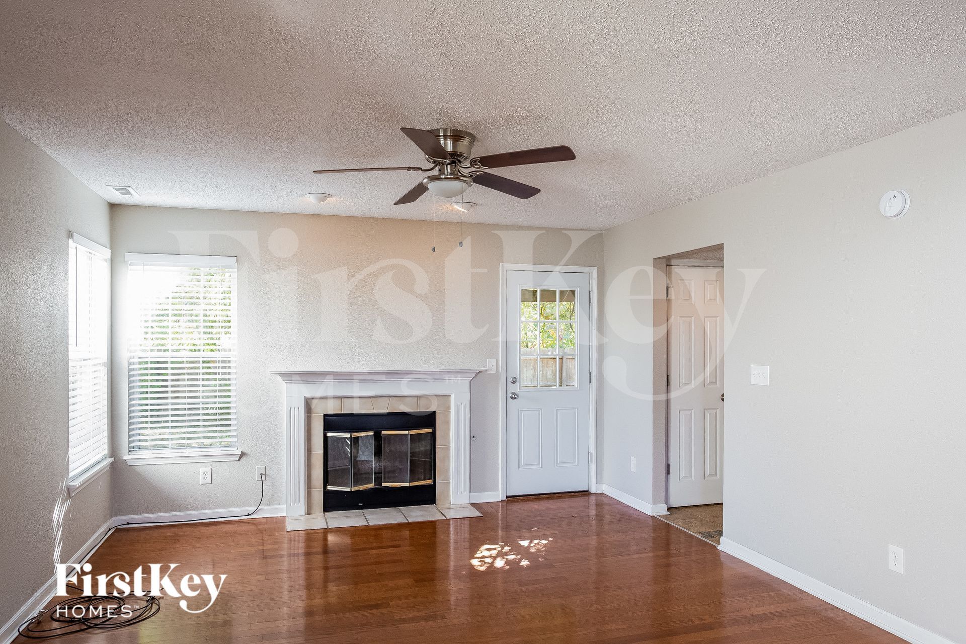 Building Photo - 5967 Liverpool Ln