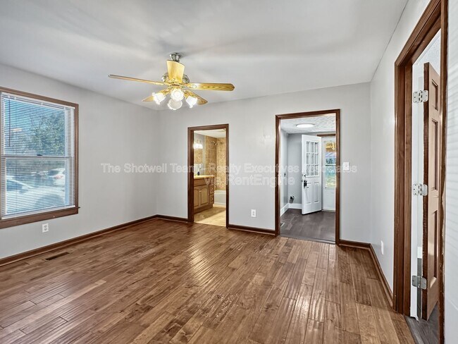 Building Photo - 2522 Dayton St