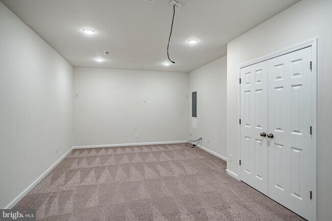 Building Photo - 720 Sun Valley Ct
