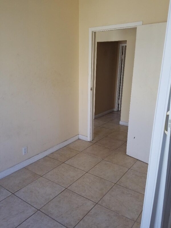 Building Photo - 209 Columbia Pl