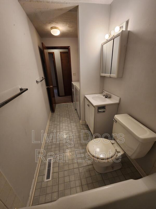 Building Photo - 4933 Ginny Ave