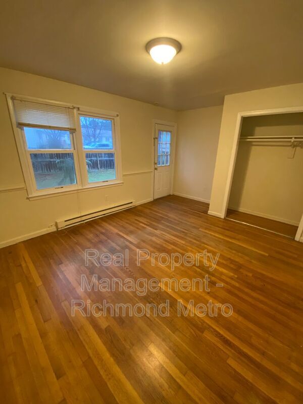 Building Photo - 5500 Stella Rd