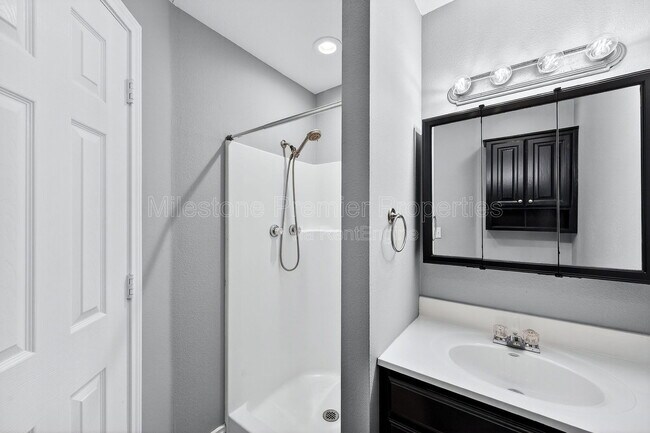 Building Photo - 1021 Rice St